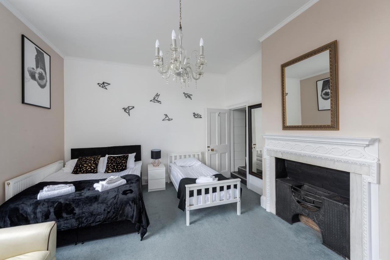 Cotswold Manor House - Country House Retreat With Hot Tub, Ideal For Large Groups Petty France Buitenkant foto