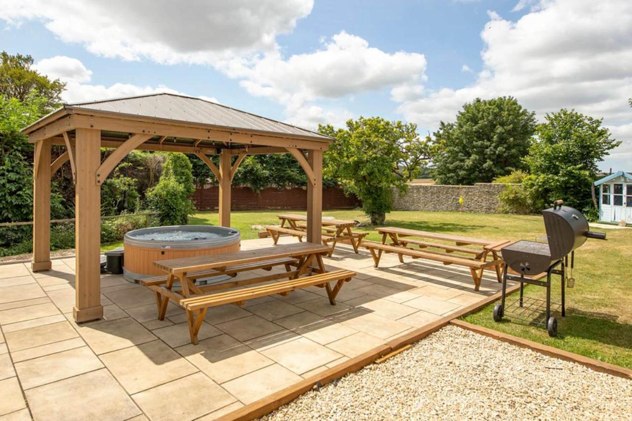 Cotswold Manor House - Country House Retreat With Hot Tub, Ideal For Large Groups Petty France Buitenkant foto