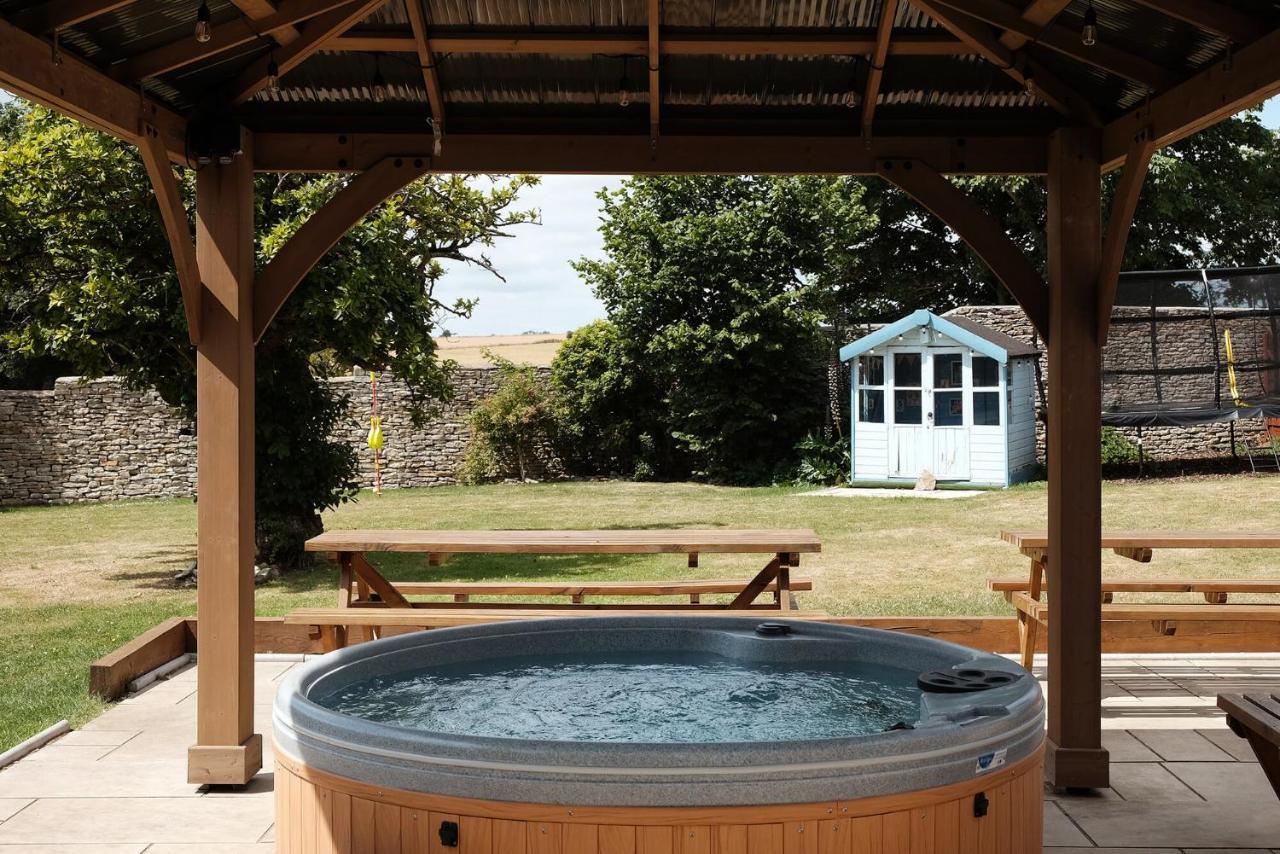 Cotswold Manor House - Country House Retreat With Hot Tub, Ideal For Large Groups Petty France Buitenkant foto